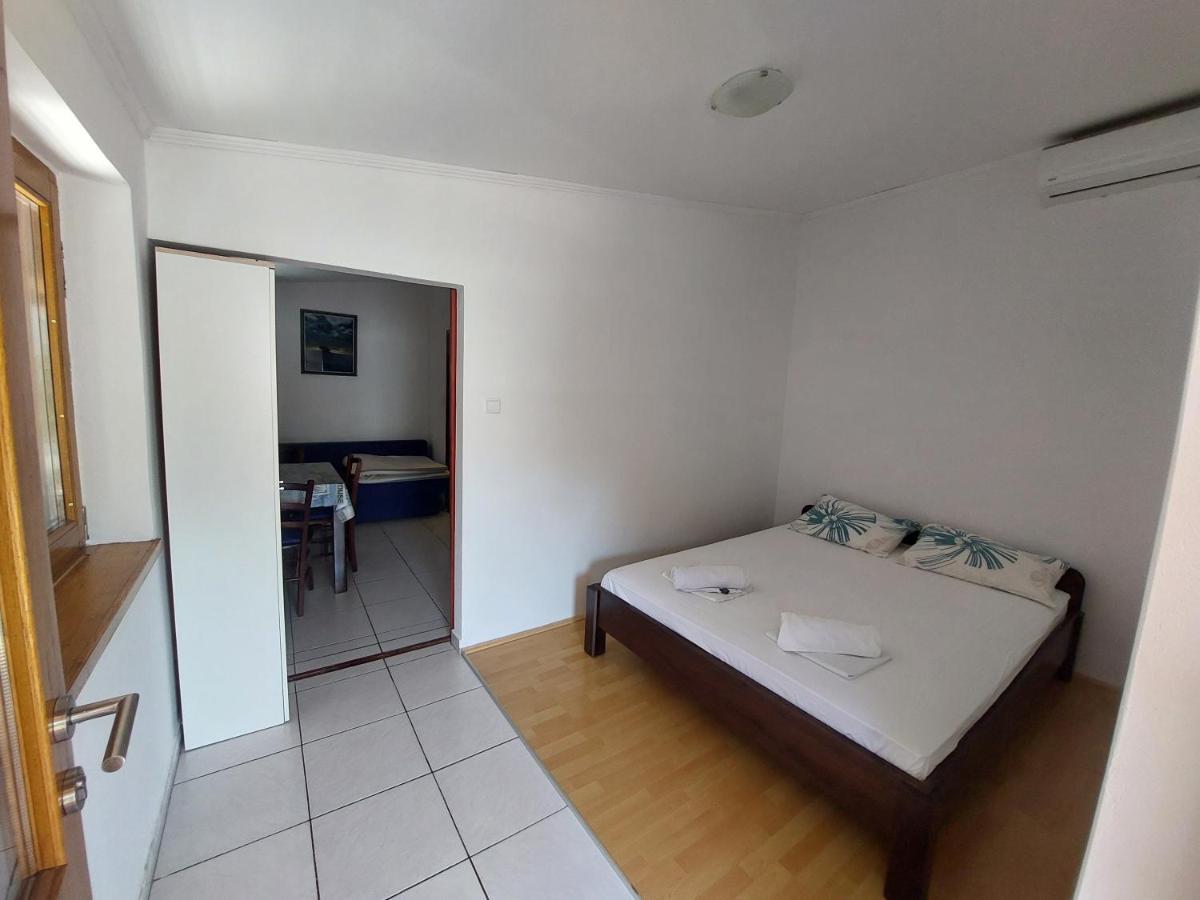 Studio Apartment Iva - 50 M From The Sea-Balcony Паг Екстериор снимка