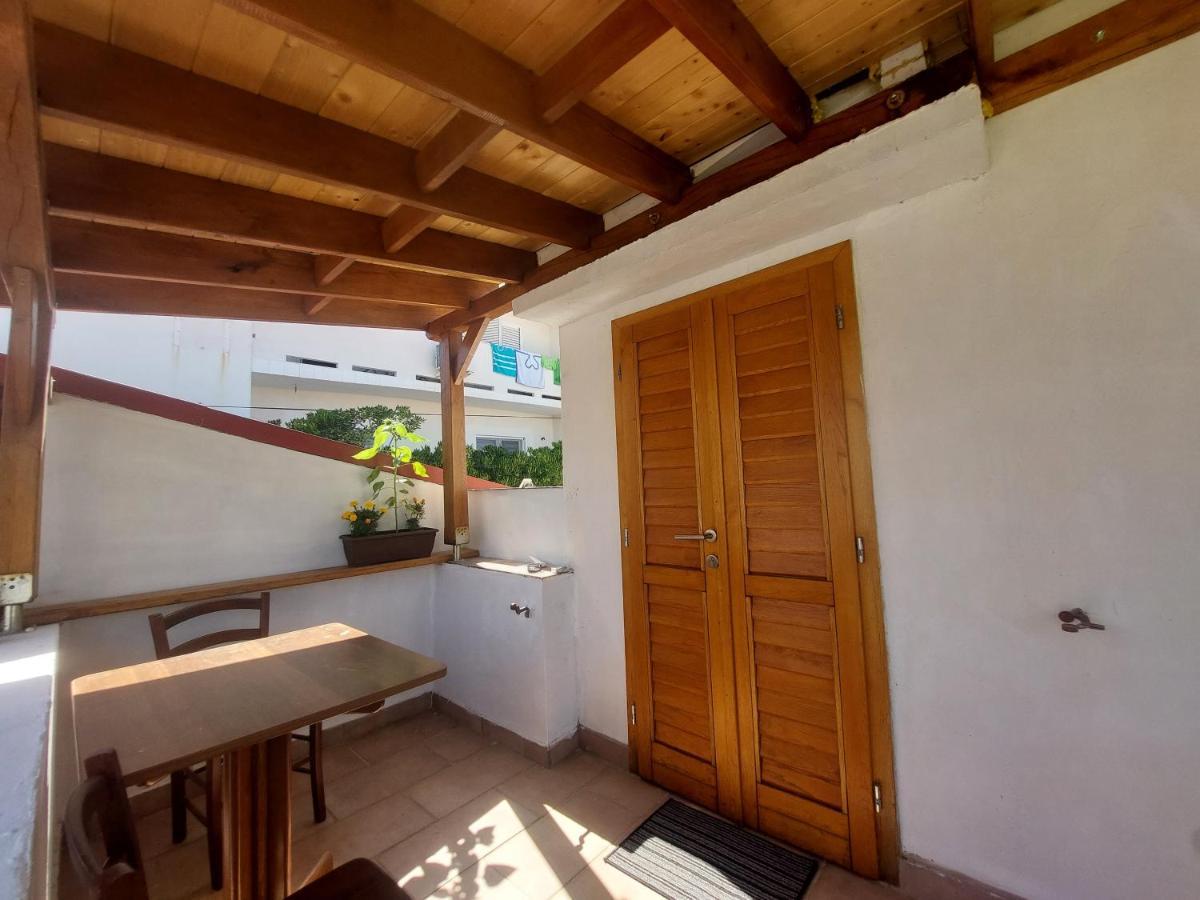 Studio Apartment Iva - 50 M From The Sea-Balcony Паг Екстериор снимка